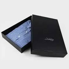 PACKINGAN BAJU DIDALAM KARDUS