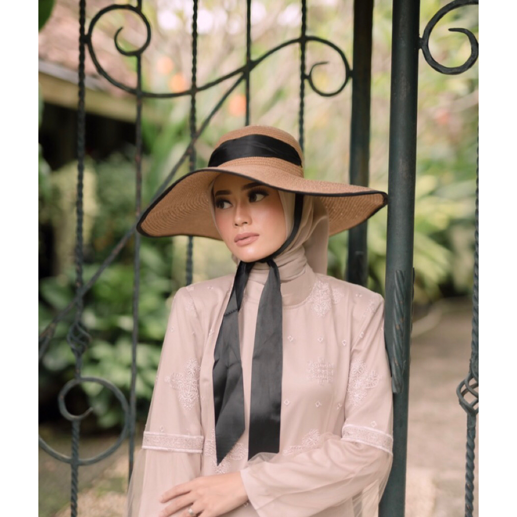 PRELOVED TOPI PANTAI