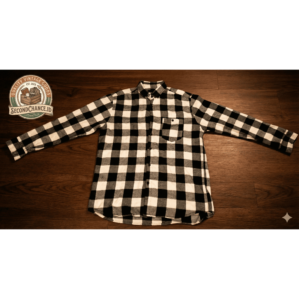 Kemeja Flanel Pria Lengan Panjang Motif Kotak Hitam Putih (Second)