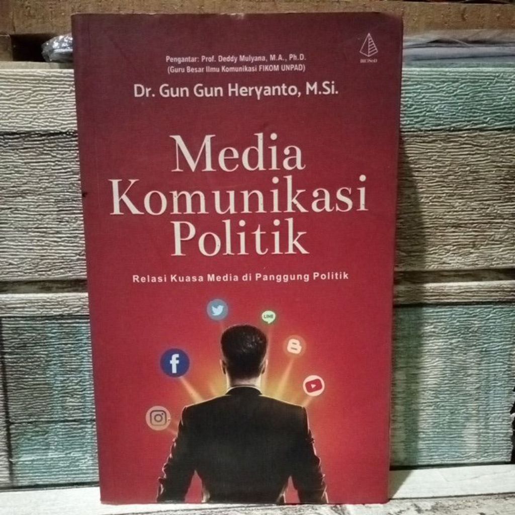 Media komunikasi politik.