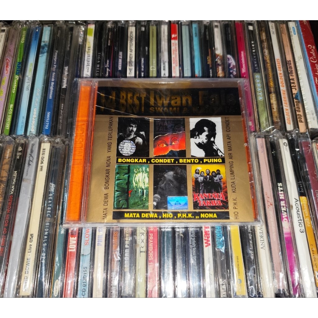 CD 14 Best Iwan Fals - Bongkar, Condet, Mata Dewa, Puing, Bento
