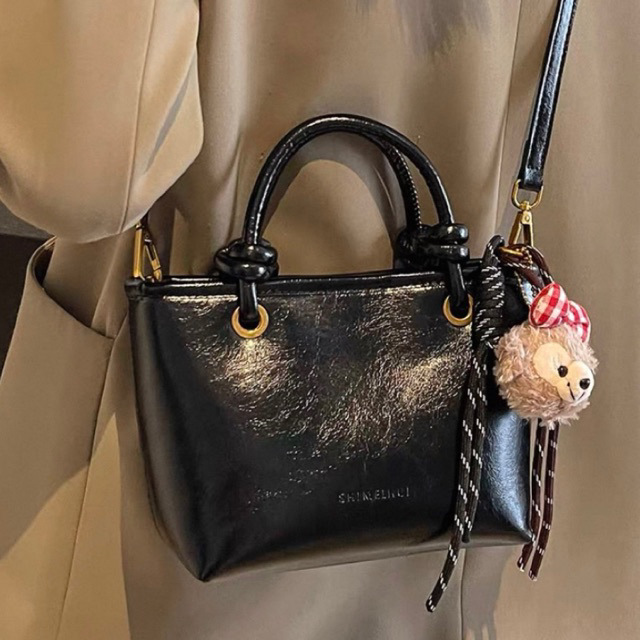 Maghi.id - Aila Bag | Free Gantungan Boneka Beruang | Hand and Sling bag | Tas Wanita Selempang