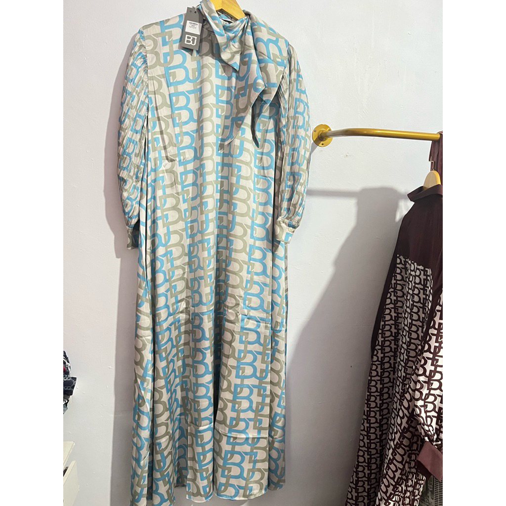 MONOGRAM PLEATED DRESS SIZE XL