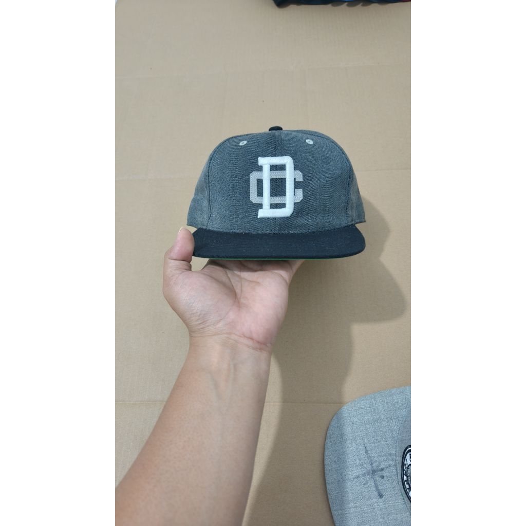 Snapback DC by Yupoong