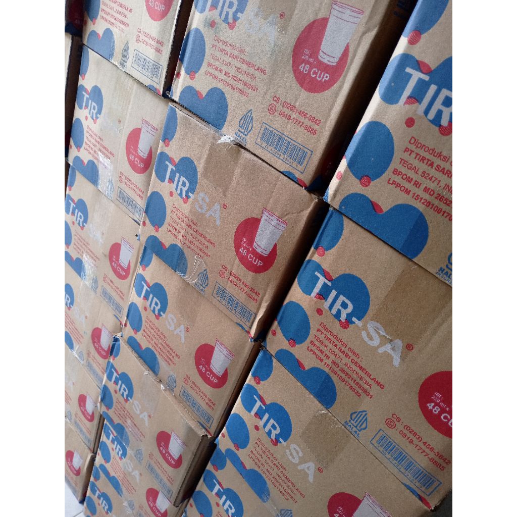 Air Mineral Tirsa kemasan gelas 200 ml