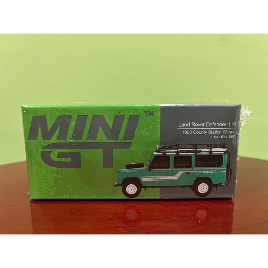 Mini GT Land Rover Defender 110