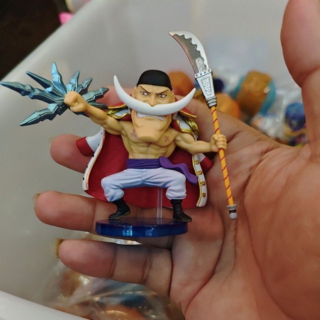 Action Figure Shirohige Kapten Bajak Laut Series WCF Loose No Box