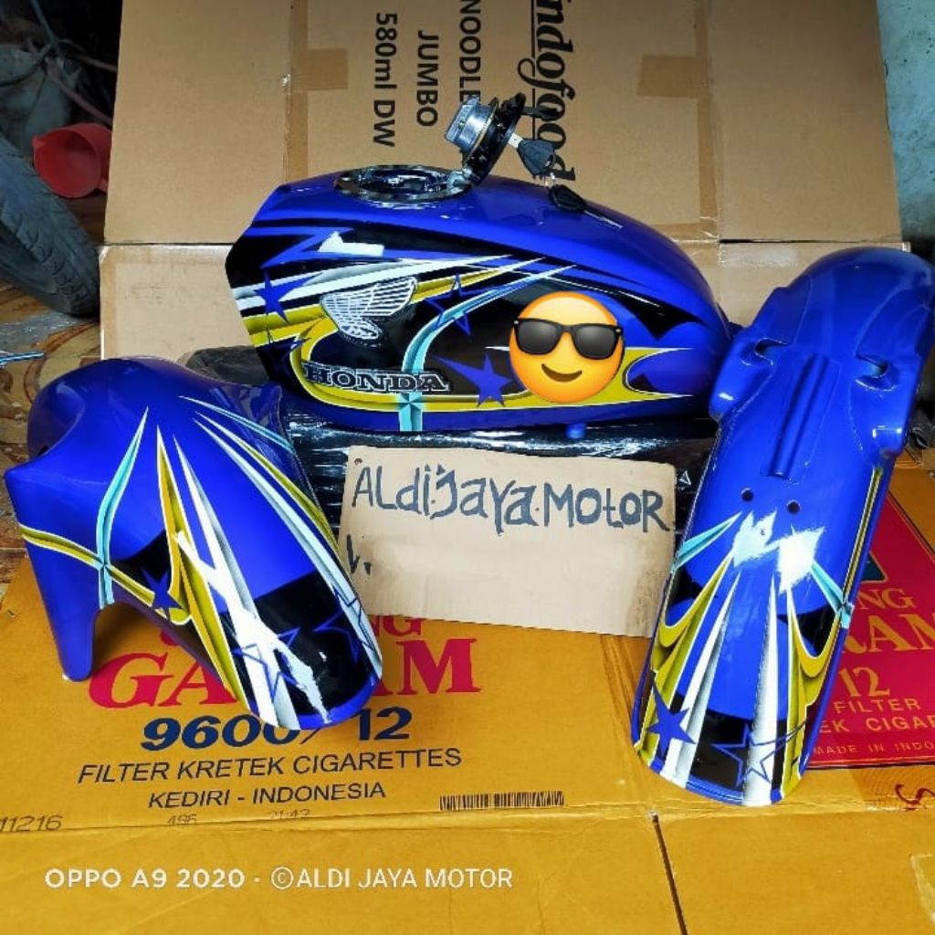 Tangki cb body set cb tutup ninja motif bintang Airbrush  anti karat sudah di resin dalamnya