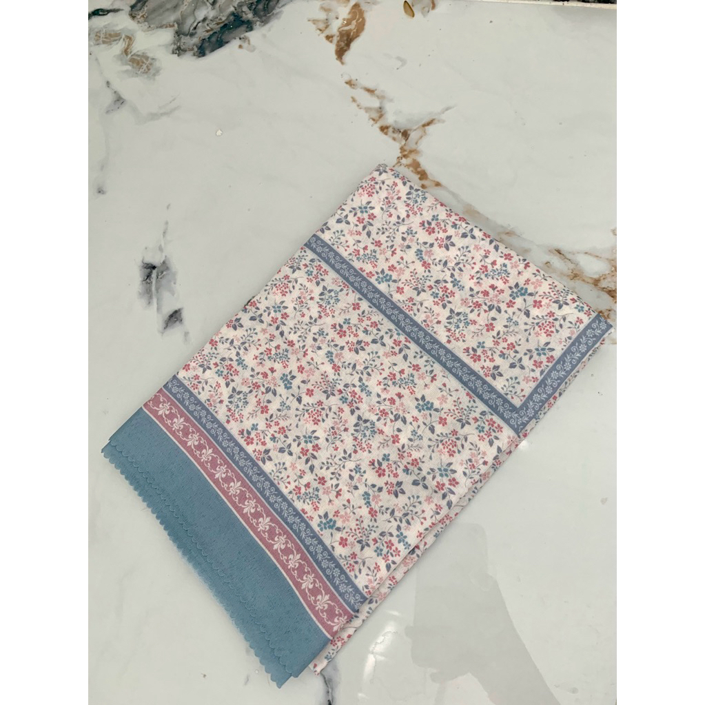 Hijab Motif Standar Bunga Pink Biru