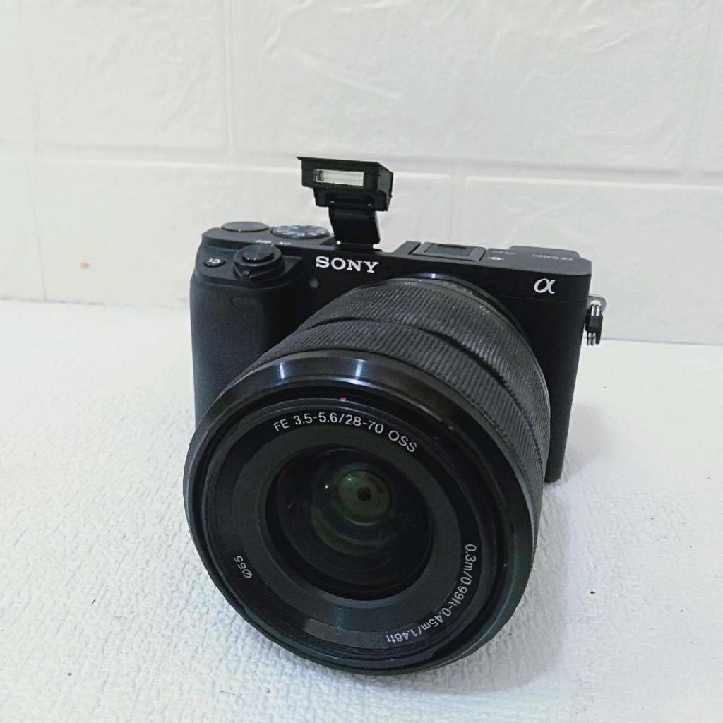 sony a6400 warna hitam lensa sony 28 70mm / Sony a6400