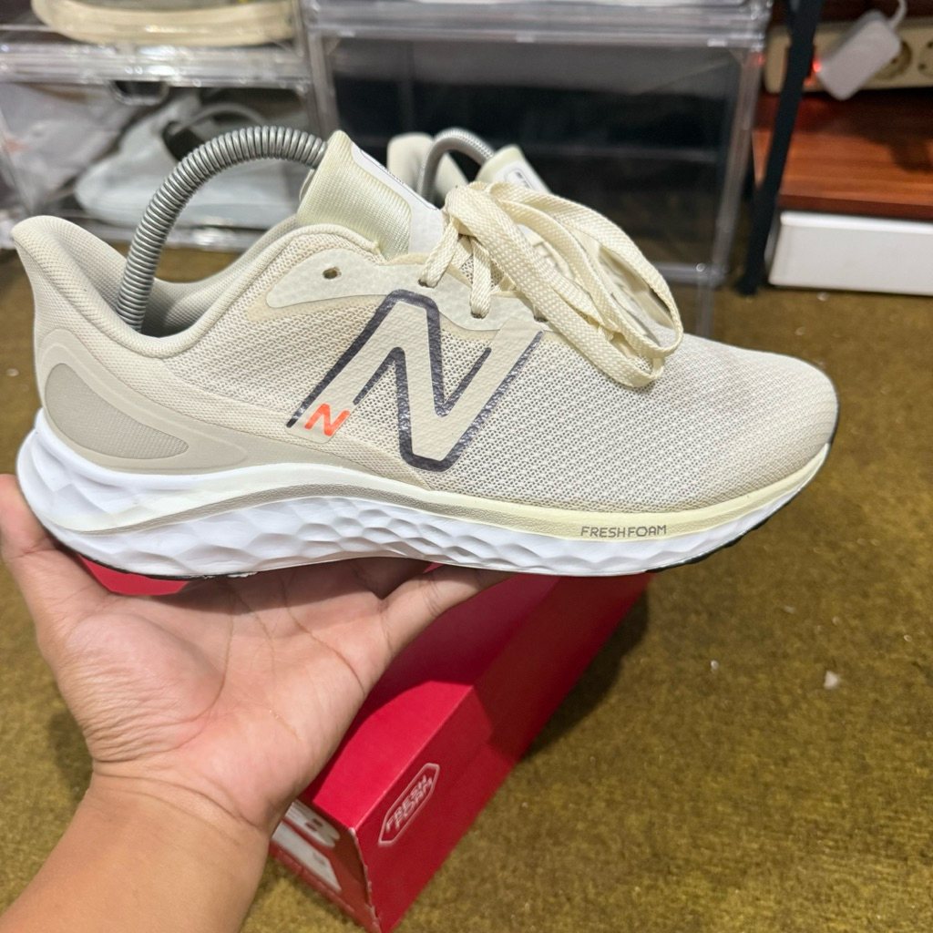 New Balance NB Fresh Foam Arishi v4 Sepatu Lari Outdoor Ukuran UKR 42