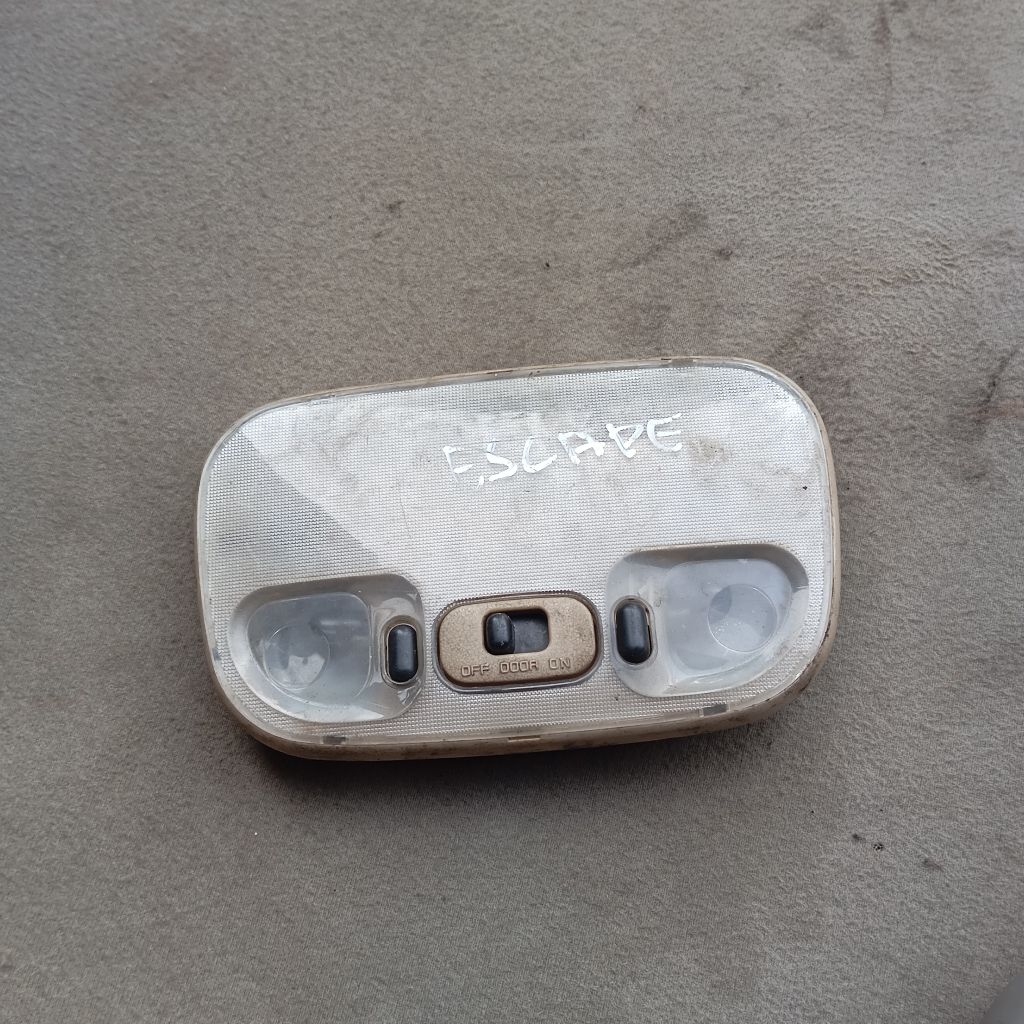 Lampu plafon ford escape 2003