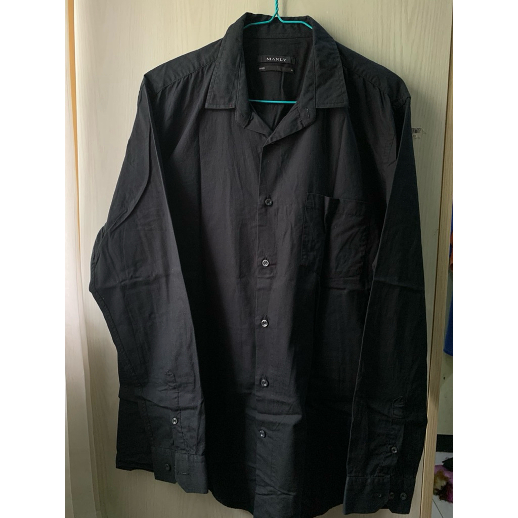 PRELOVE Kemeja Hitam brand Manly