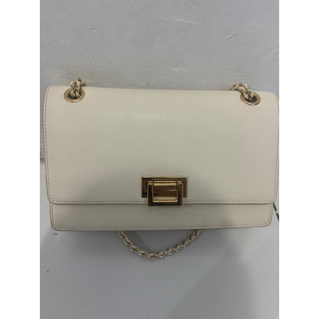 preloved tas charless and keith 100000% original