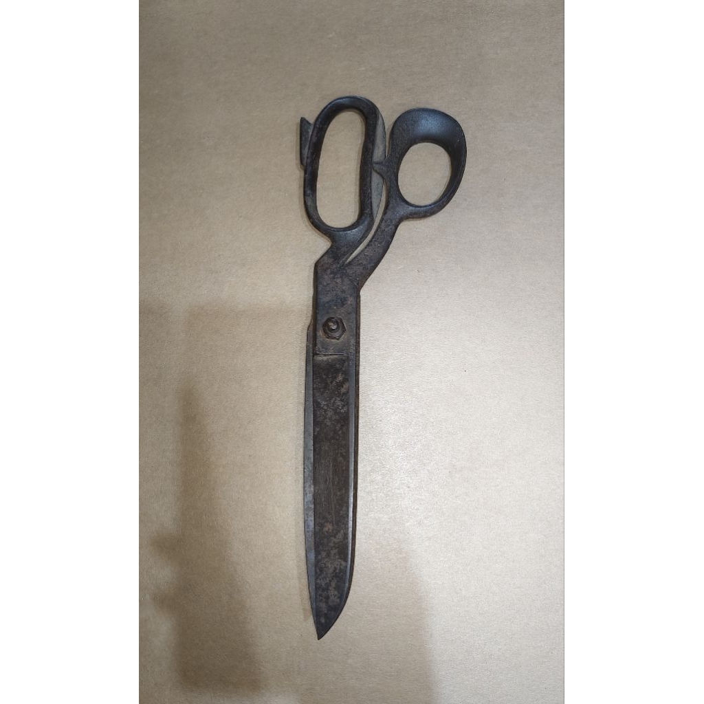 Gunting Jahit Besar 28cm Cap Mata Asli – Vintage / Jadul Alat Penjahit Kuno