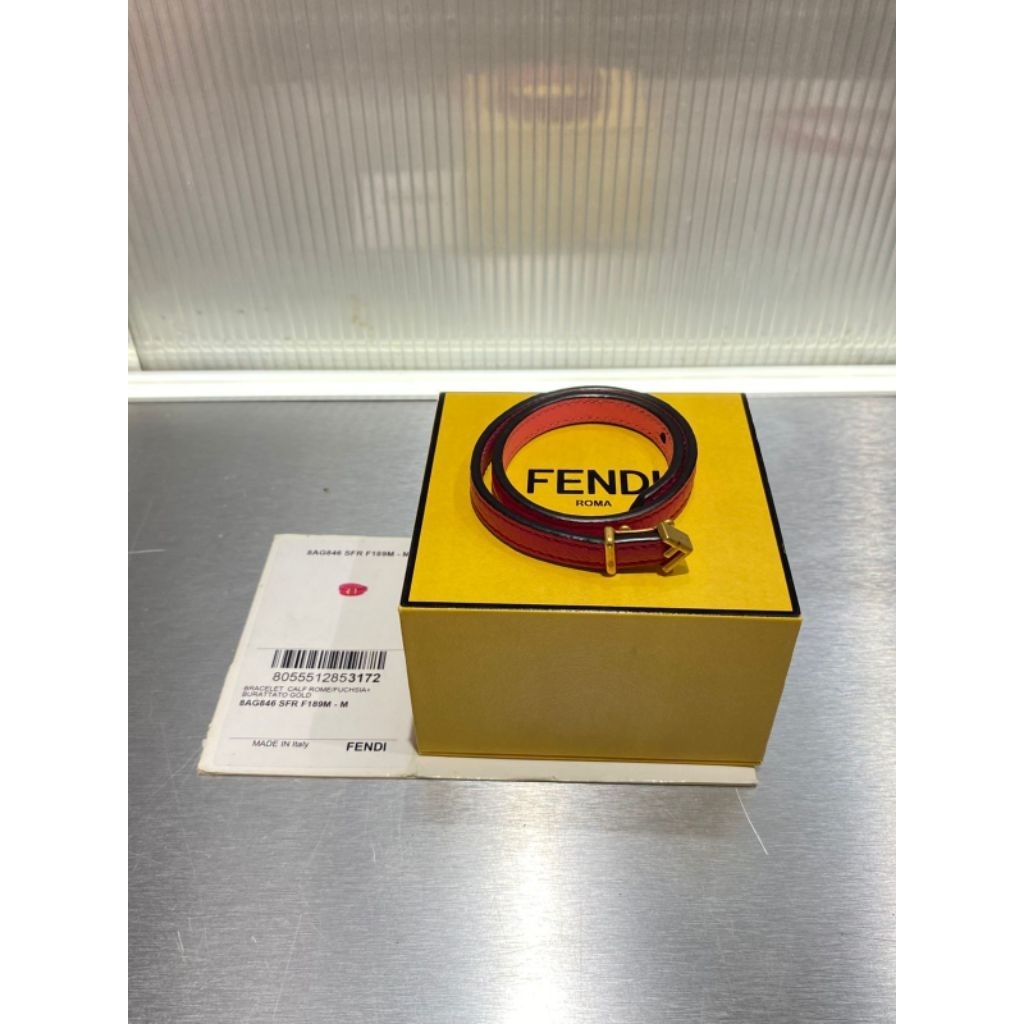 preloved original fendi bracelet gelang tangan kulit leather in pink