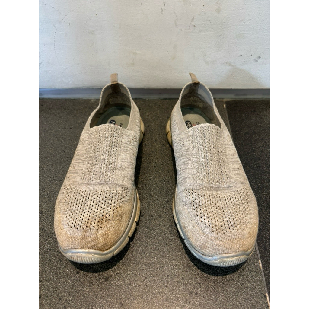 Sepatu Skechers Empire - Grey