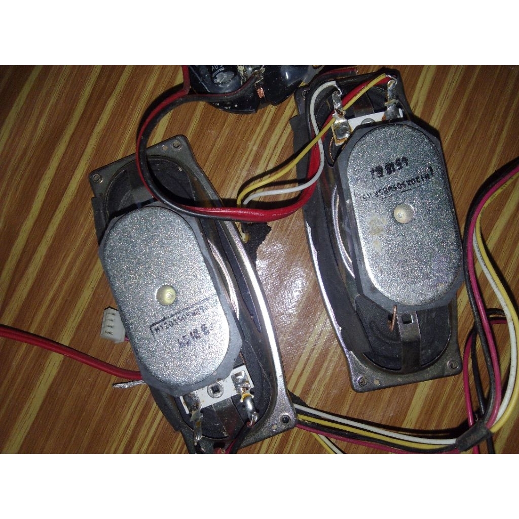 speaker TV LED Polytron