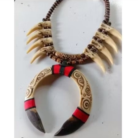 kalung etnik taring babi sepasang jumbo ukir