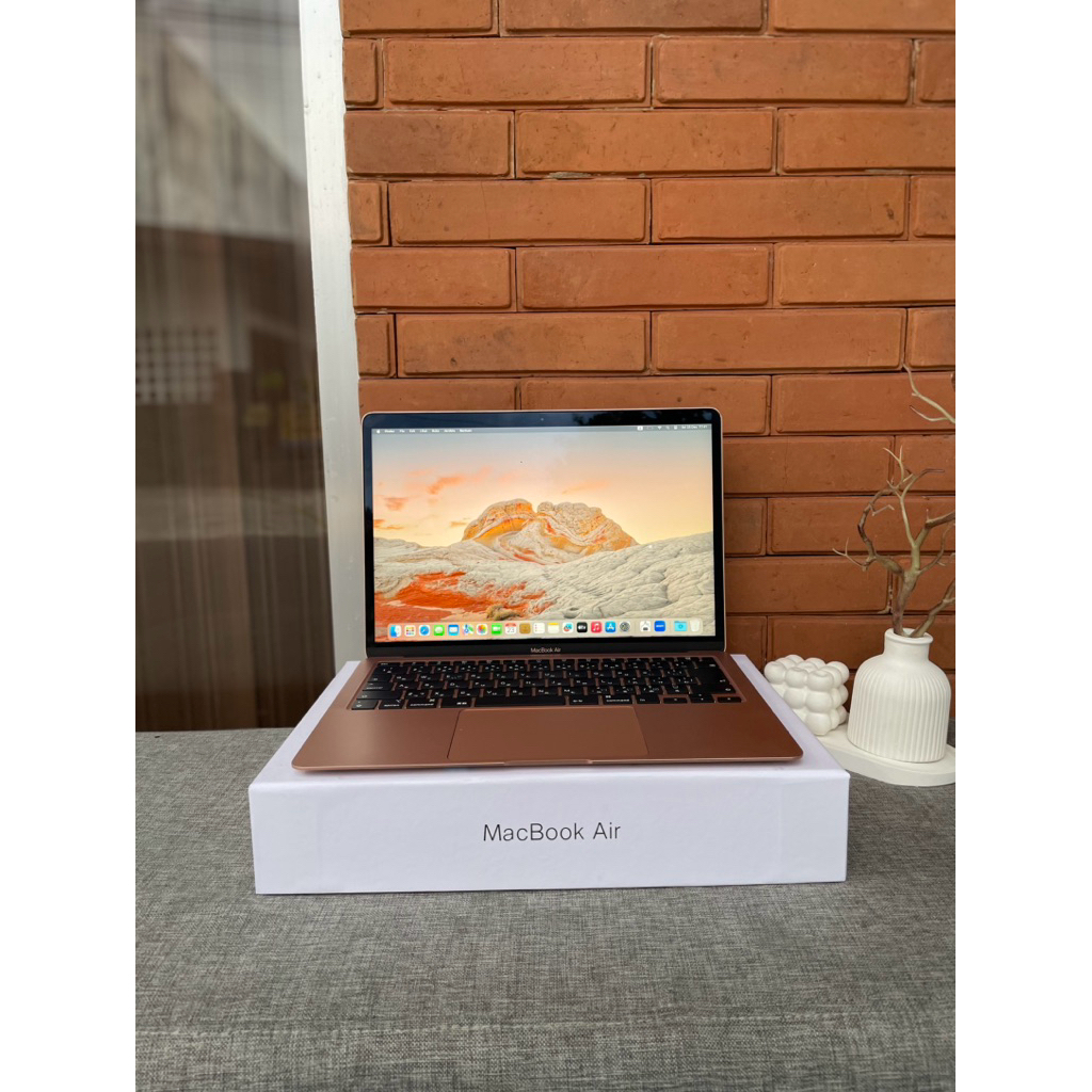 MacBook Air 13 Inch 2019 8/256 GB