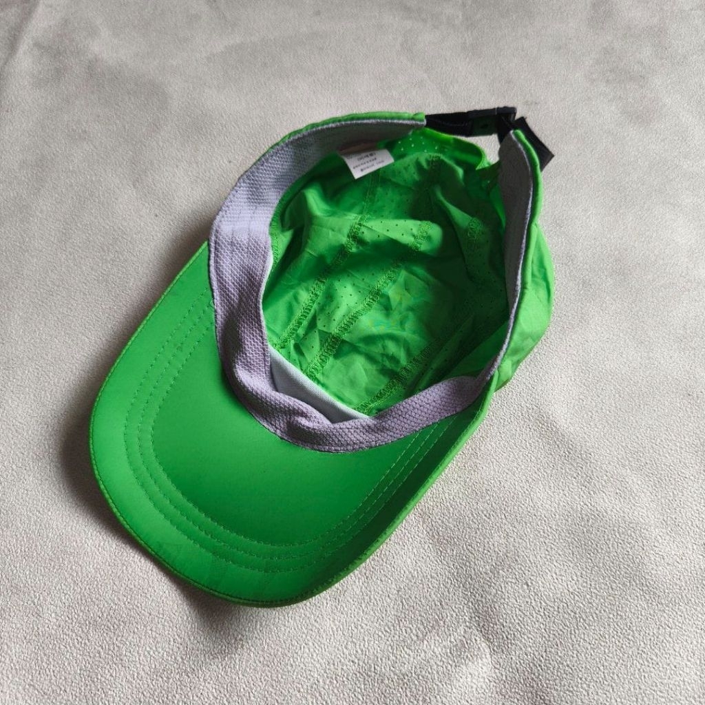 Topi outdoor running Salomon hijau