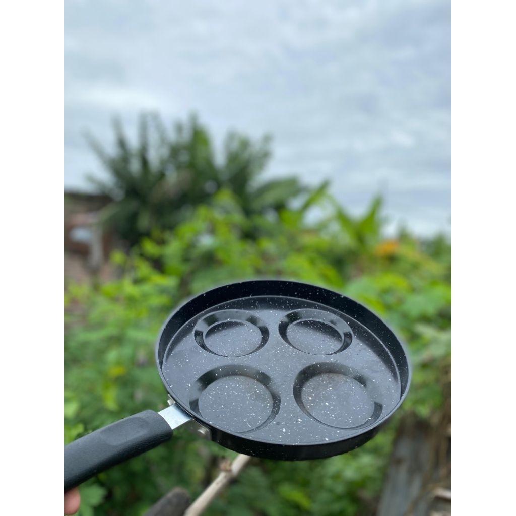 Wajan penggorengan telur/ cetakan telur ceplok 4 lubang