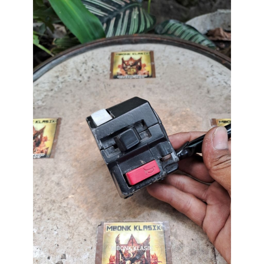 holder saklar kanan kiri vega r lama crypton jupiter old ORIGINAL saklar holder kiri crypton jupiter