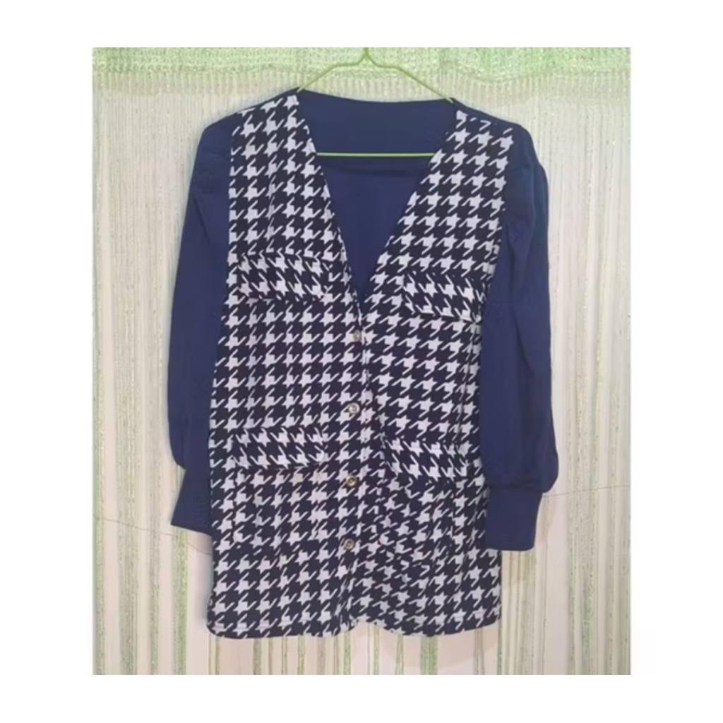 kemeja wanita kotak-kotak biru navy