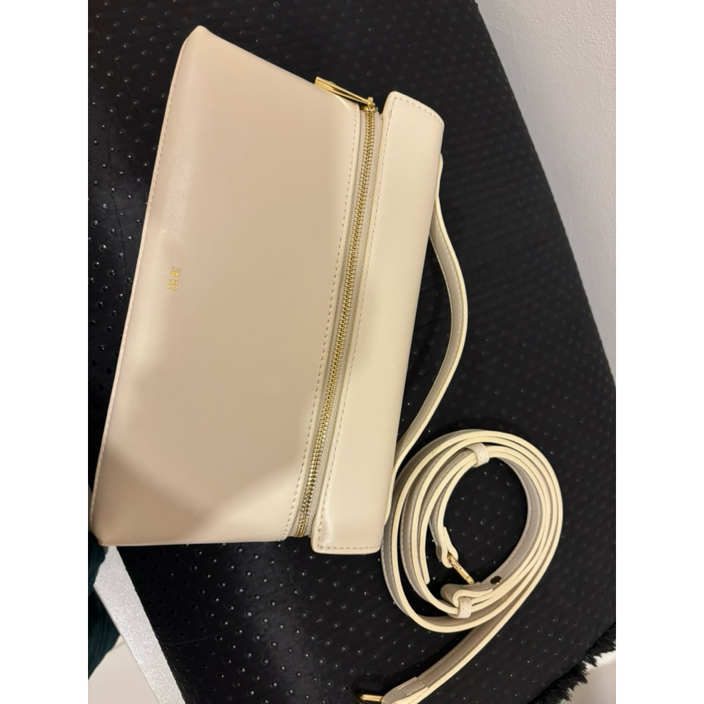 Tas Selempang JW PEI