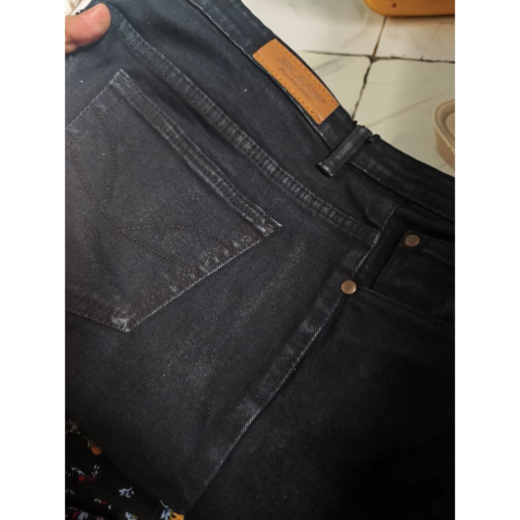 Preloved jeans Jsk warna hitam uk 39/40