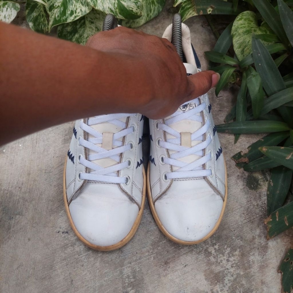 sepatu sneakers wanita second 37,3(23cm)