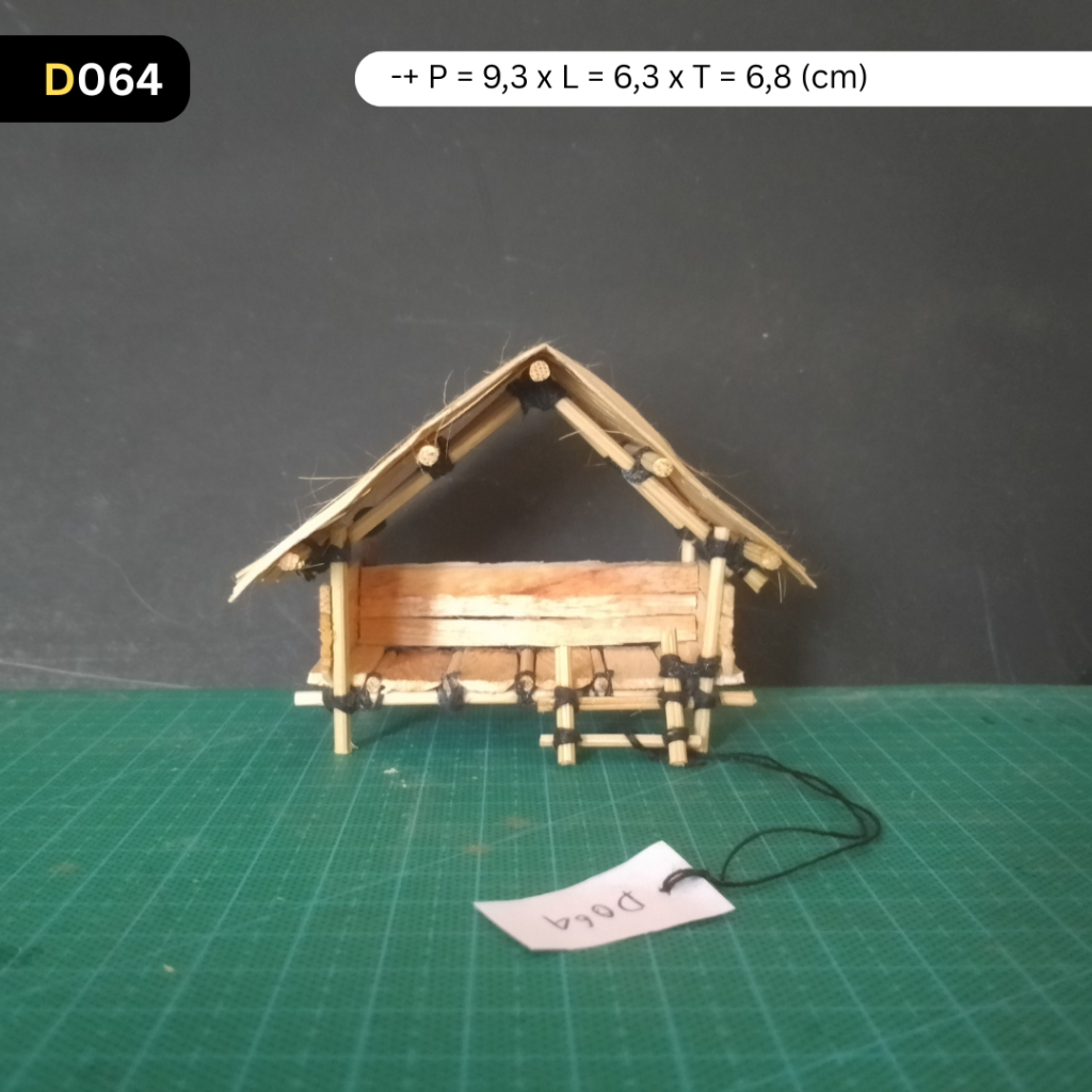 D064  - Miniatur Rumah / saung / gubuk kayu bambu. prakarya kerajinan aksesoris diorama
