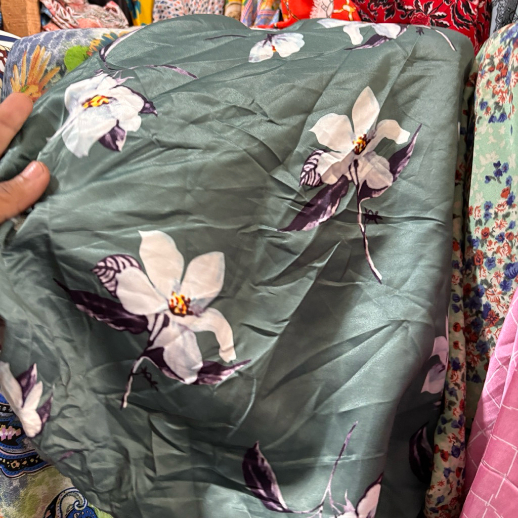 Bahan Kain Satin Velvet Floral Sage Green Silk - Kain Meteran High Quality untuk Tunik, Rok Lilit & 