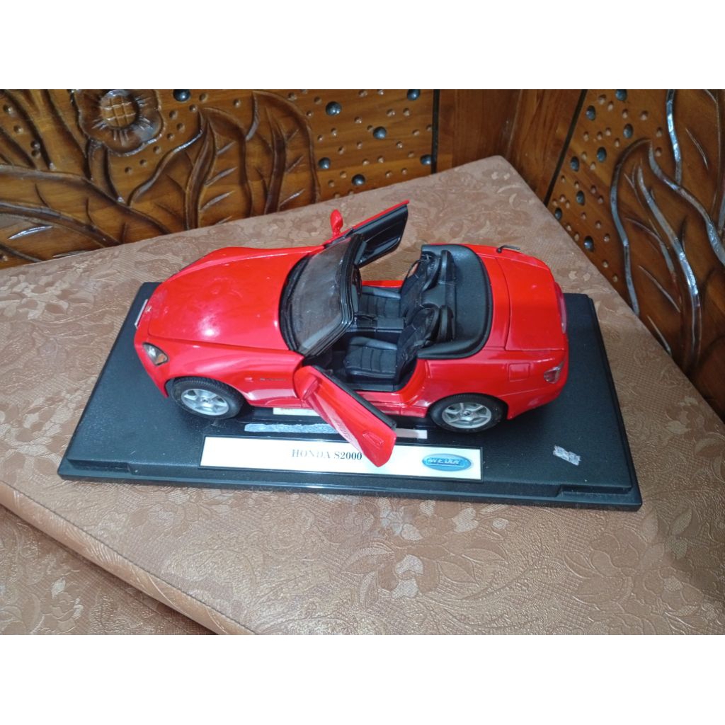 Miniatur Mobil Honda S2000.