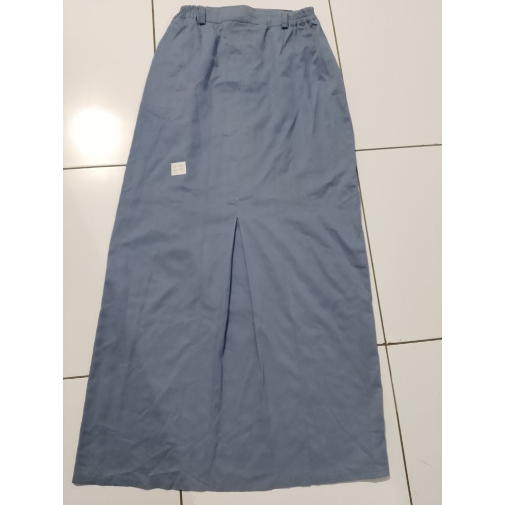 Rok pendek dan panjang abu abu SMA preloved.