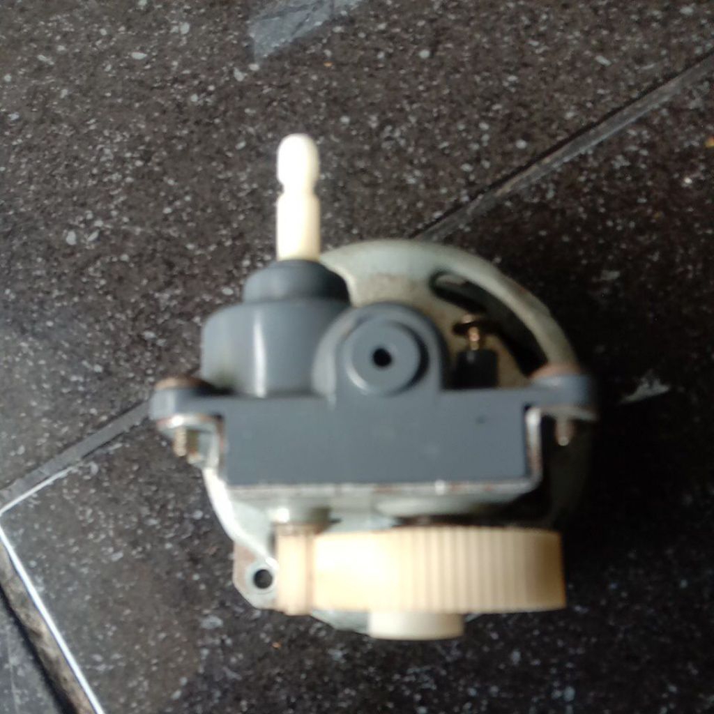 gear box dinamo kipas angin maspion ori plus cover dinamo bagian belakang.