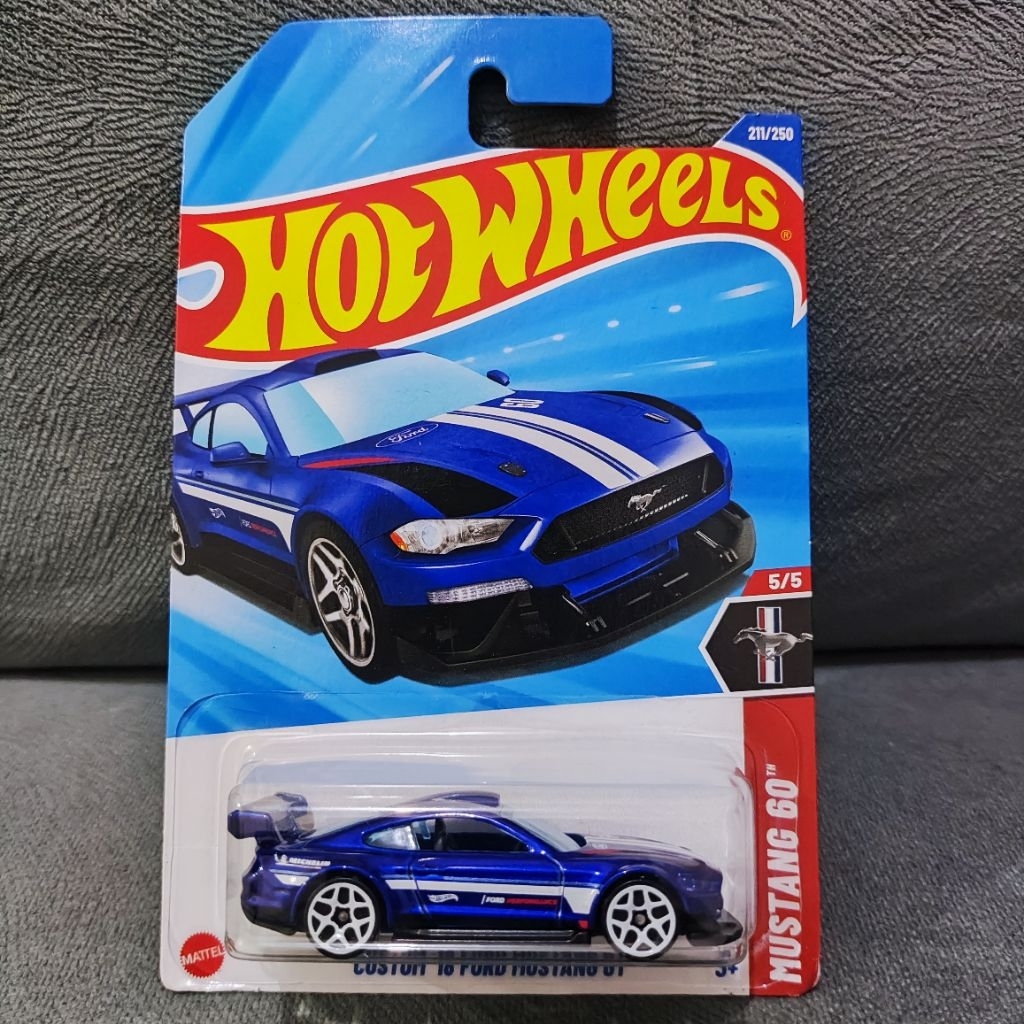 Hot wheels custom ford mustang GT
