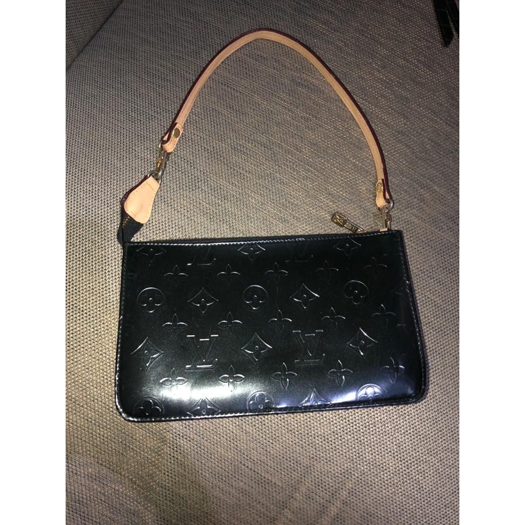 LV poceti black leather glossy epi embos lvlv