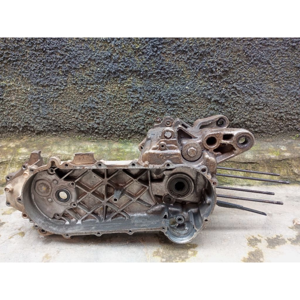 Krengkes.Crankcase.blok.Mesin.Kanan.Kiri.Honda.Beat.Karbu.Scoopy.Karbu.KVY.Copotan.Original.