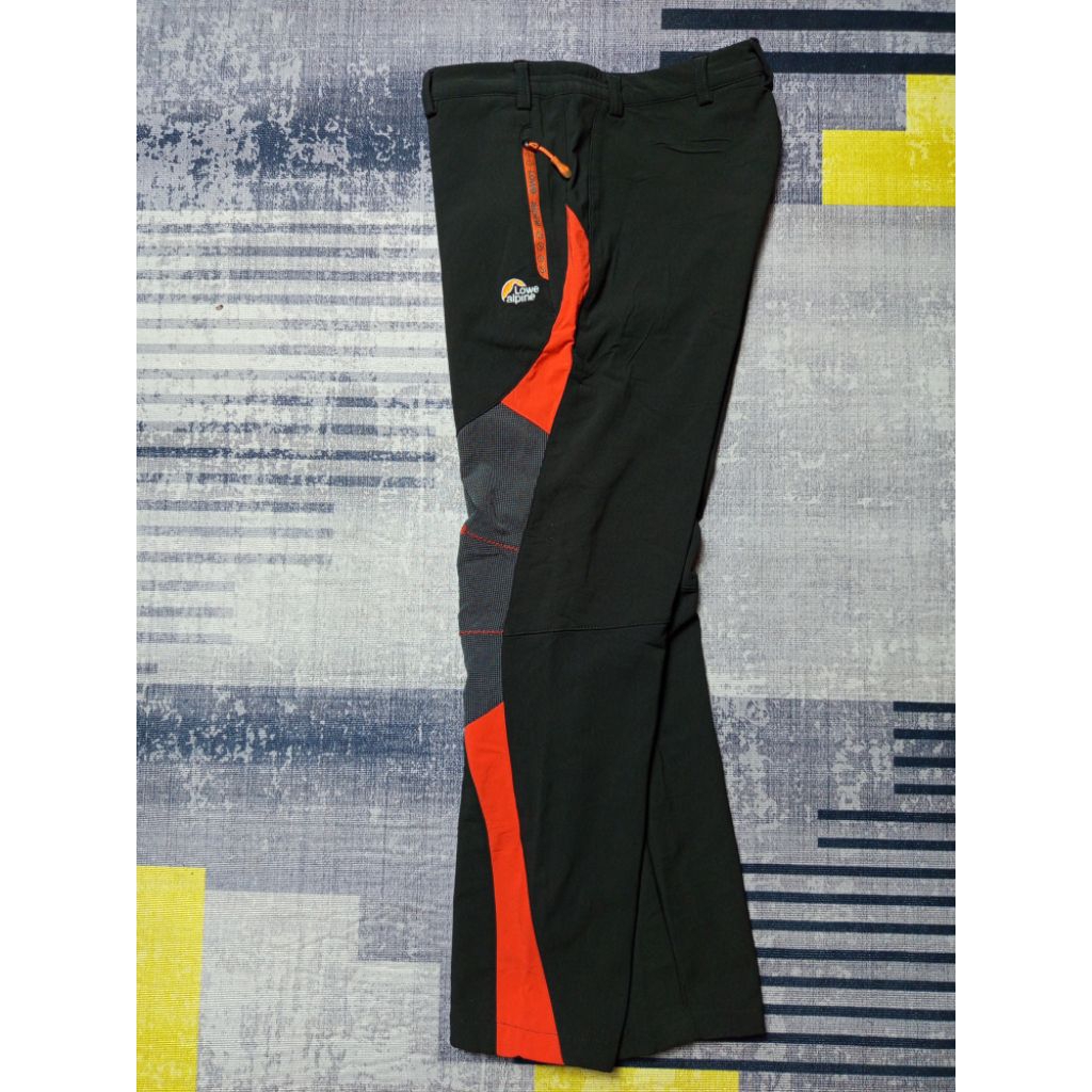 Celana outdoor/gunung LOWE ALPINE