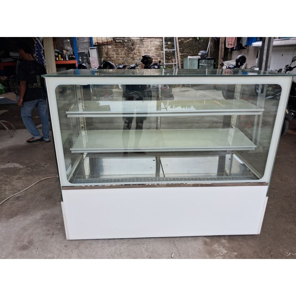 SECOND CAKE SHOWCASE PANJANG 150CM/DISPLAY CAKE CHILLER