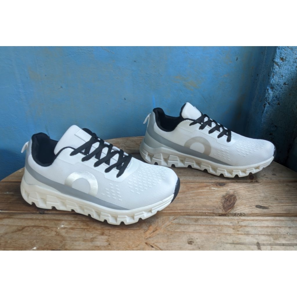 Sepatu Sneakers Original Laviola Murah