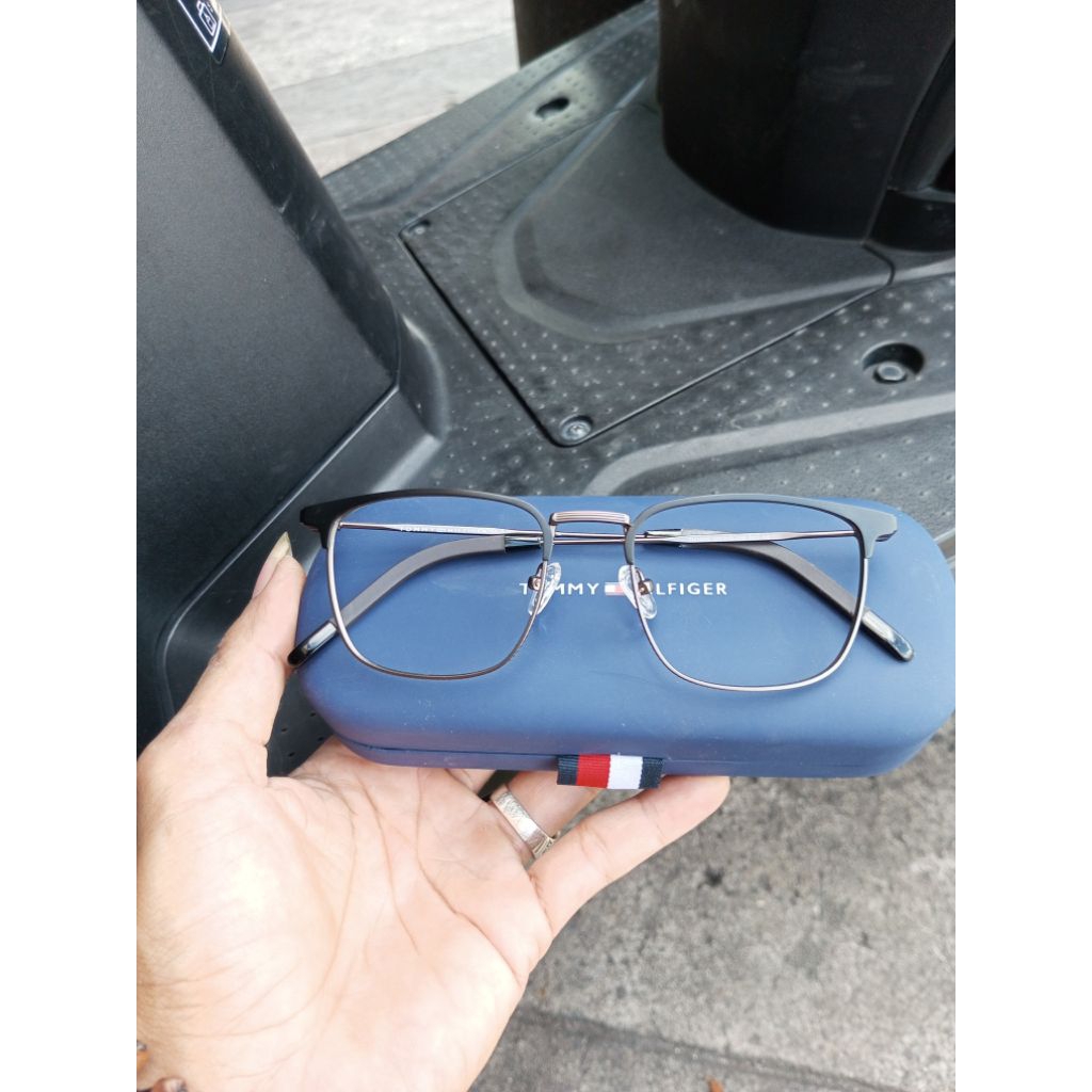 kacamata second original Tommy Hilfiger
