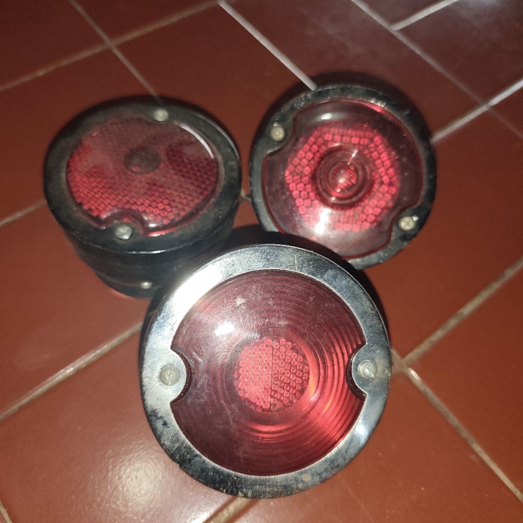 lampu stoplamp mobil jadul aplikasi jeep dll