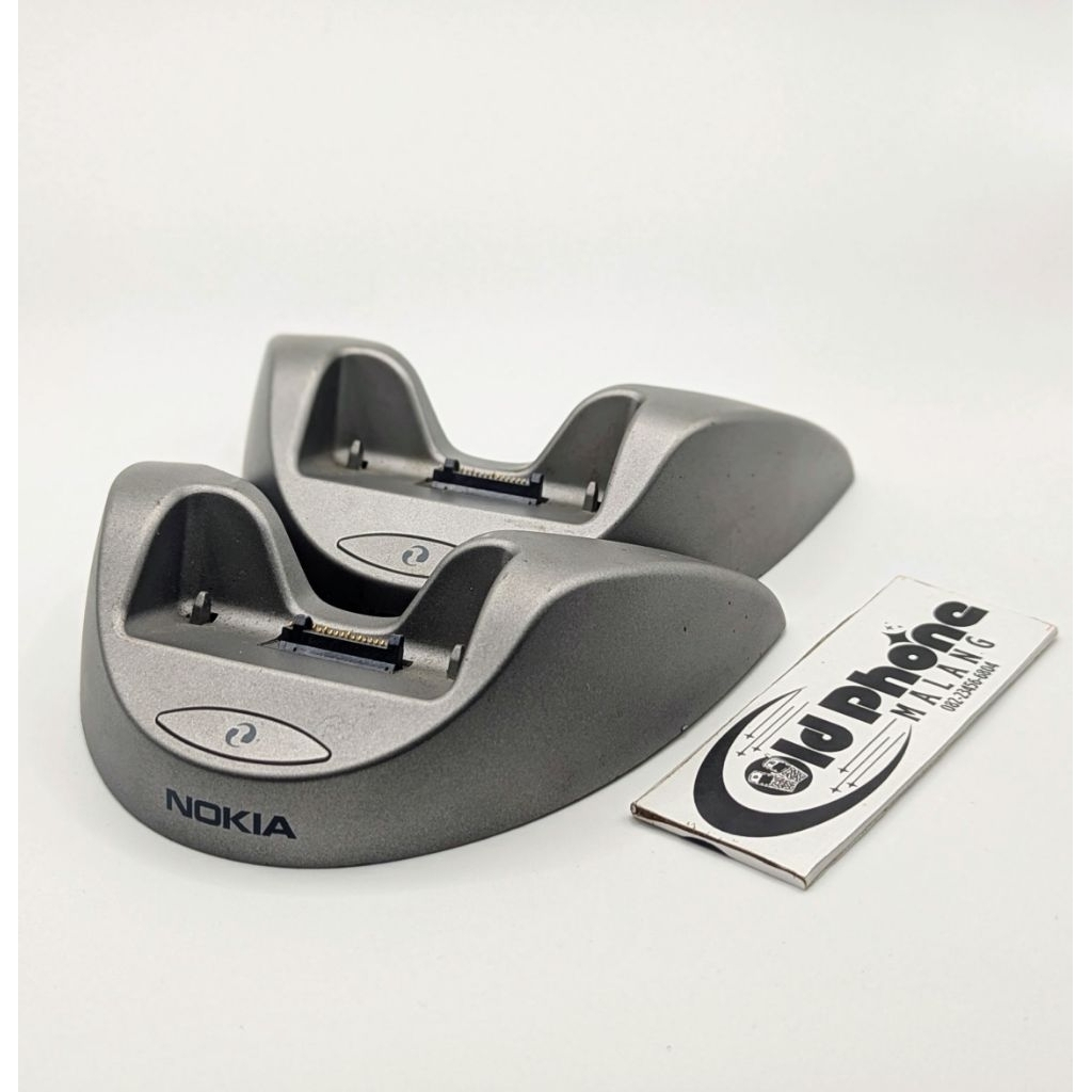 docking charger , dudukan cas , dekstop cas hp jadul untuk nokia 9500 communicator