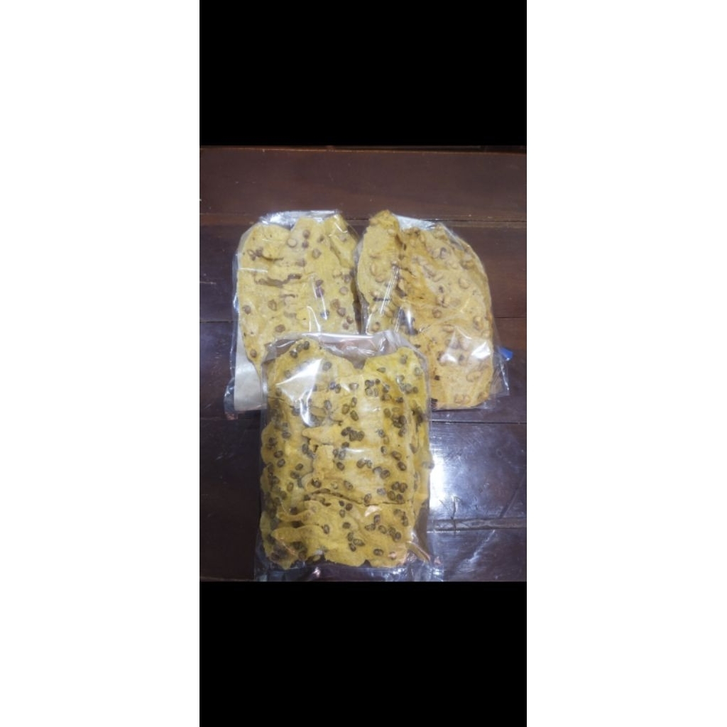 peyek kacang tanah , peyek kedelai ,peyek kacang hijau