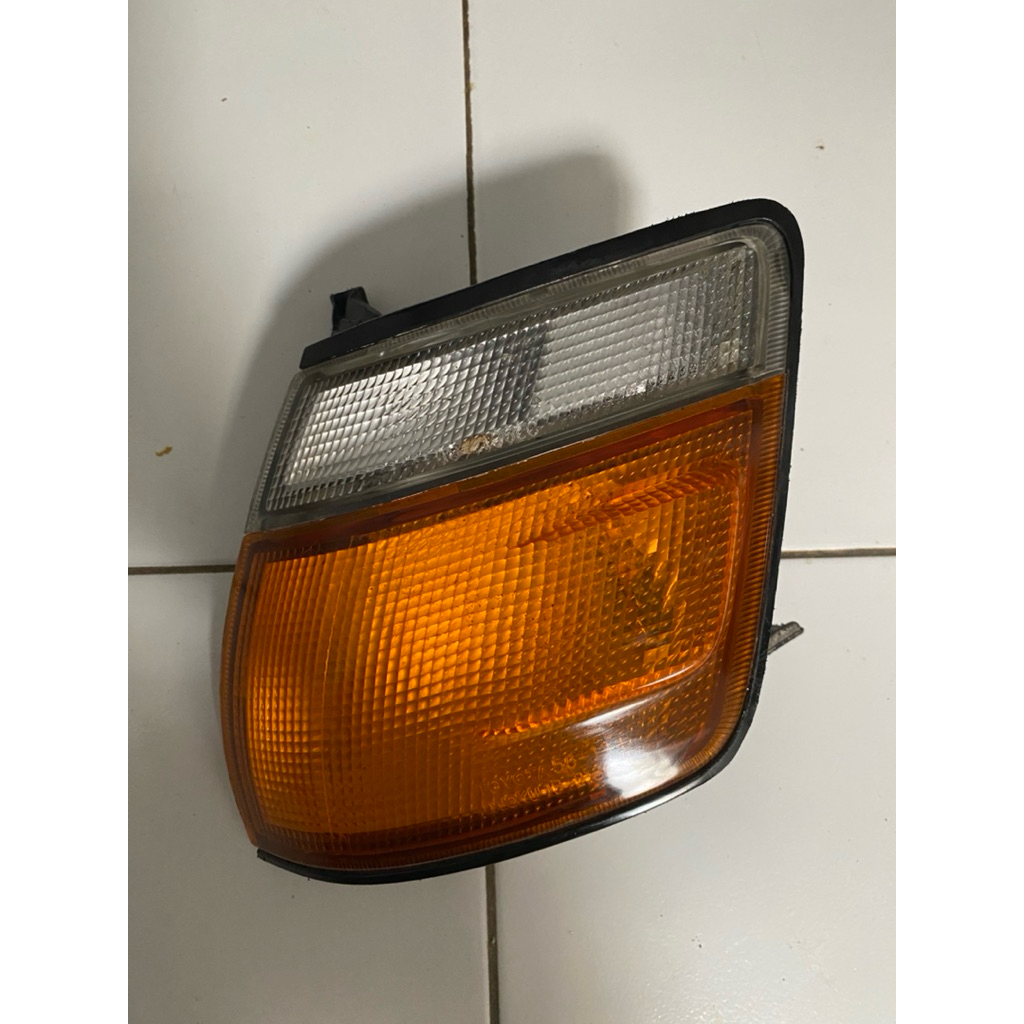 Lampu Sein Toyota Kijang Kapsul Sebelah Kiri Original Copotan