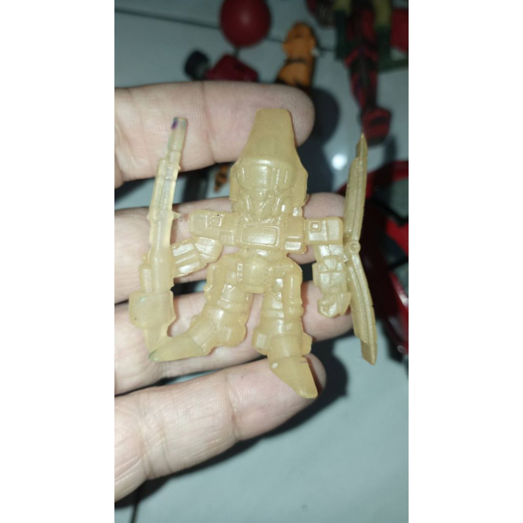 mini figure gundam karet