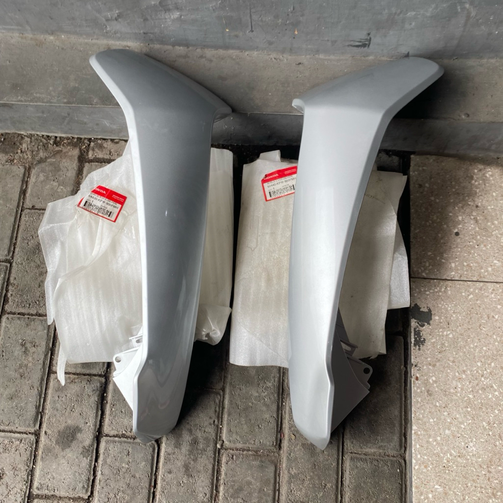 64440-64430 KPW 900FMB SAYAP LUAR HONDA KIRANA SILVER SET KANAN KIRI ORIGINAL AHM