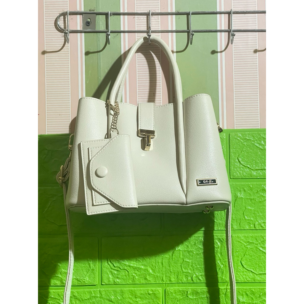 PRELOVED SLINGBAG ENJI